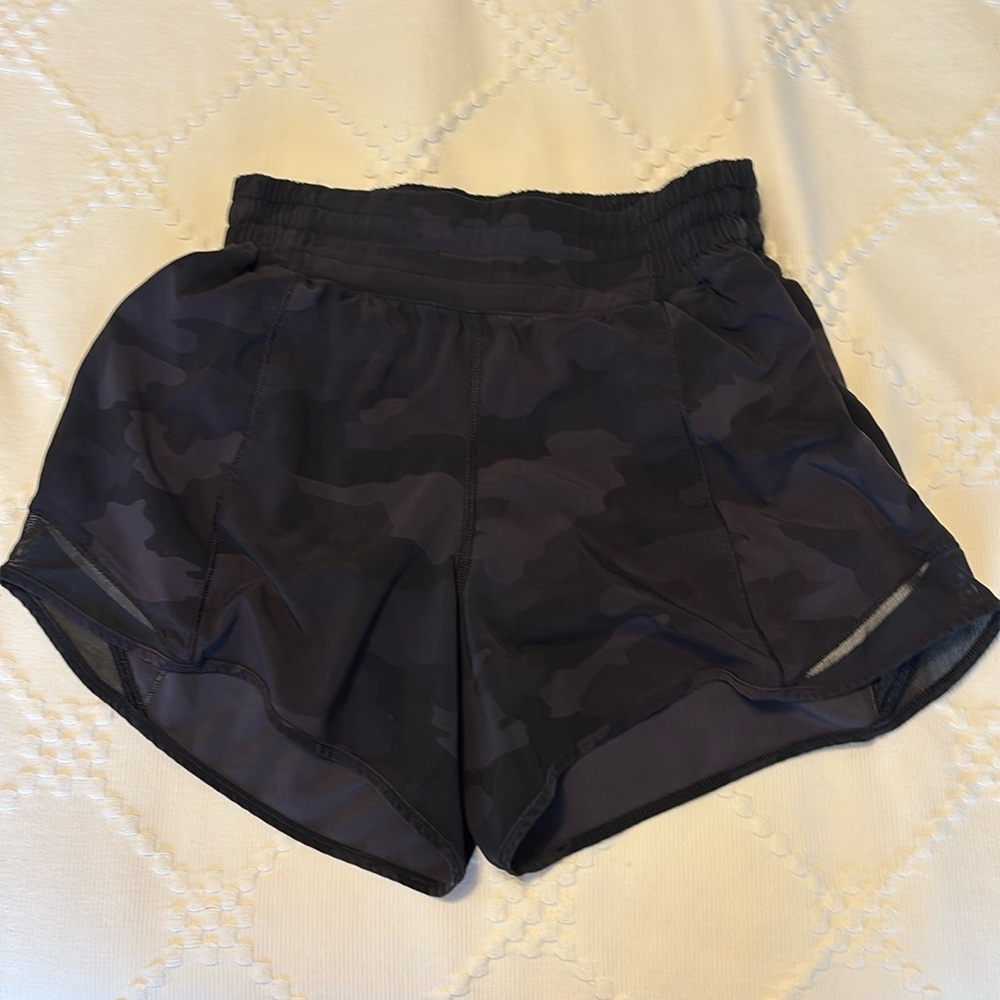Lulu Women’s Black Camo Shorts